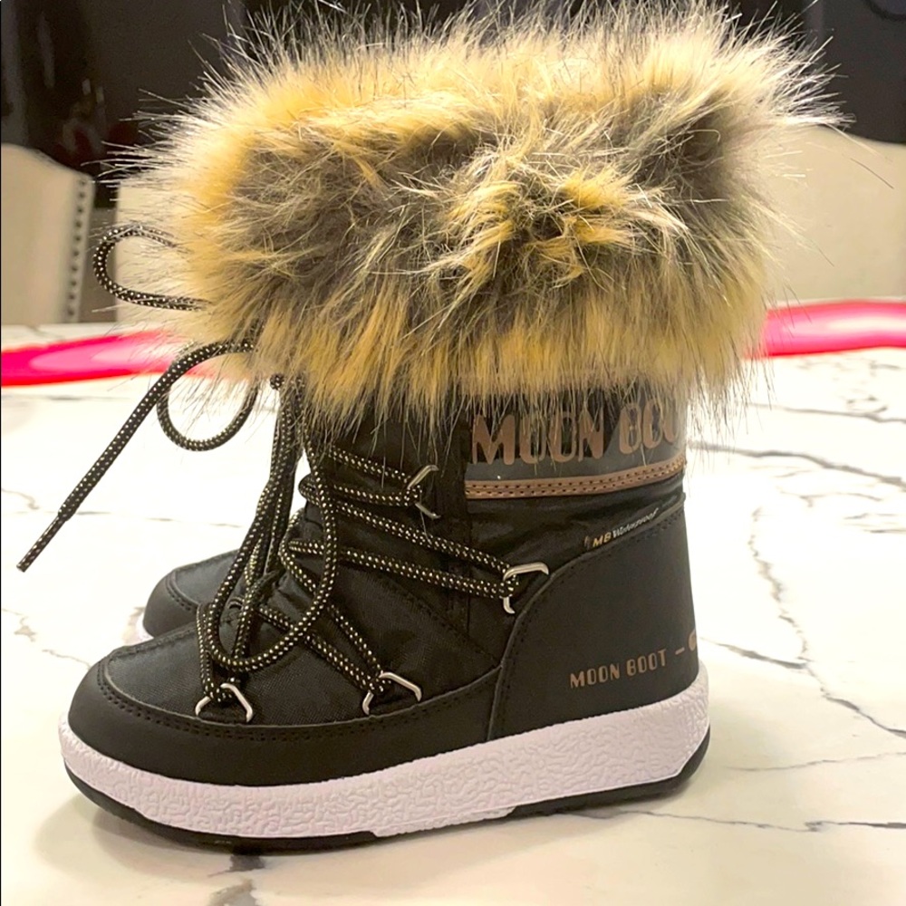 Moon boots junior Monaco low - new with tags!